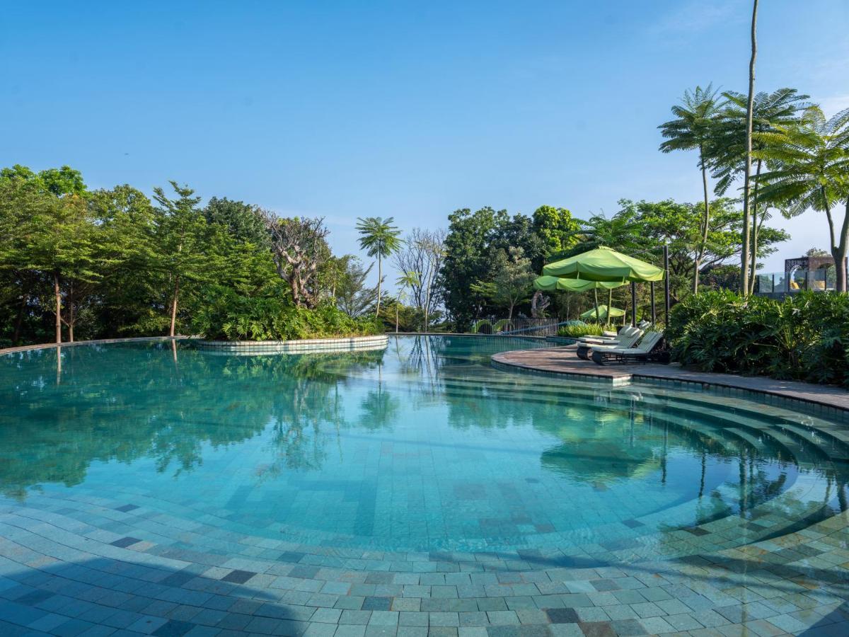 Royal Tulip Gunung Geulis Resort&Golf Bogor Exterior foto