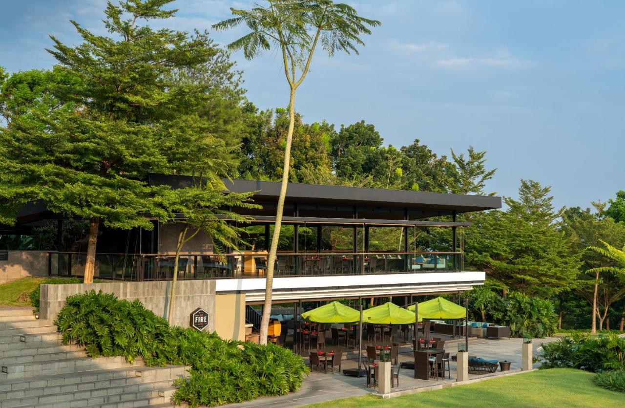 Royal Tulip Gunung Geulis Resort&Golf Bogor Exterior foto